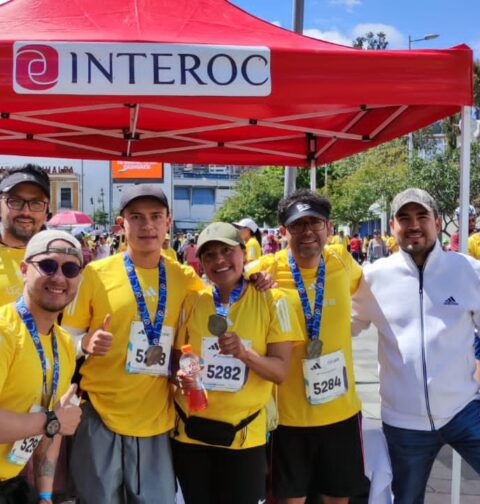 Equipo de Interoc participando en las carreras La QUITO ÚLTIMAS NOTICIAS 15K y la RUTA DE LAS IGLESIAS.